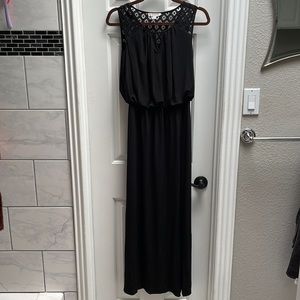 MAKE AN OFFER Dress Barn Maxi Dress